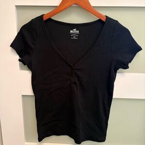 Hollister Henley V-Neck T shirt Size L